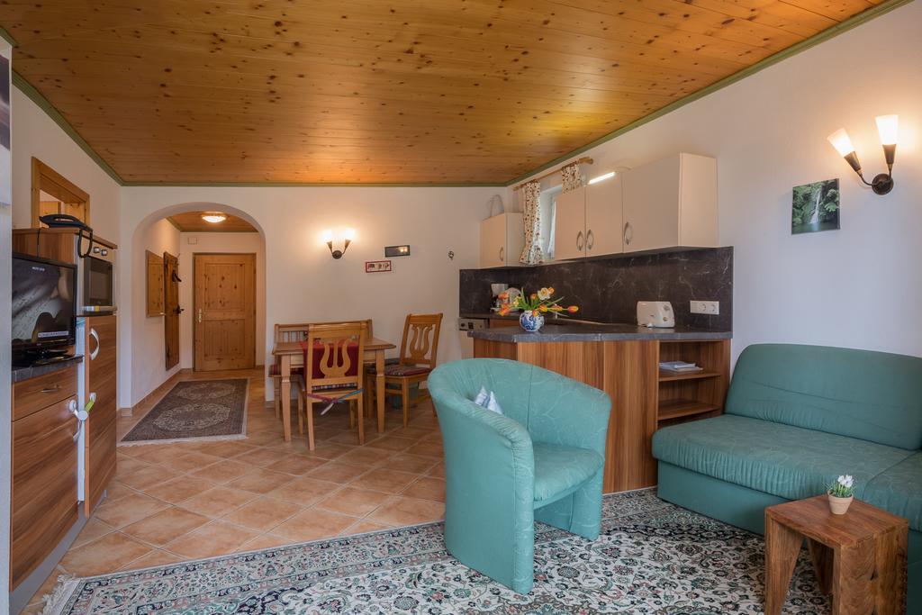 Landhaus Charlotte Am Geigenbuehel -Apartments Seefeld in Tirol Eksteriør bilde