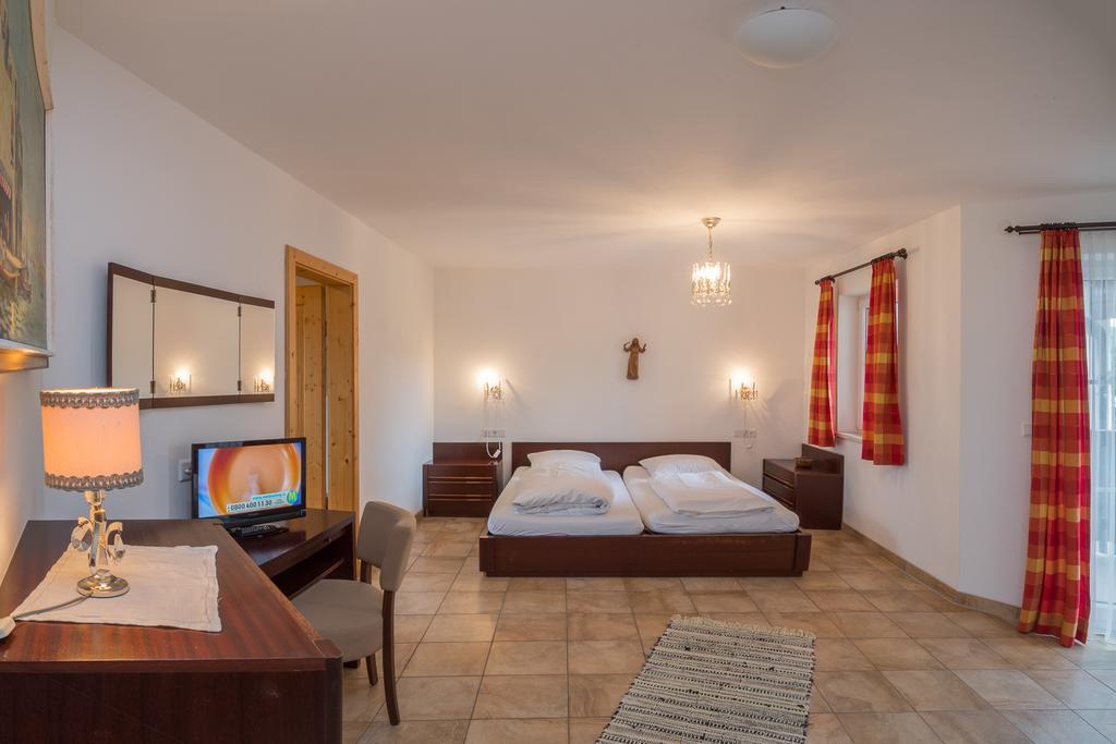 Landhaus Charlotte Am Geigenbuehel -Apartments Seefeld in Tirol Eksteriør bilde