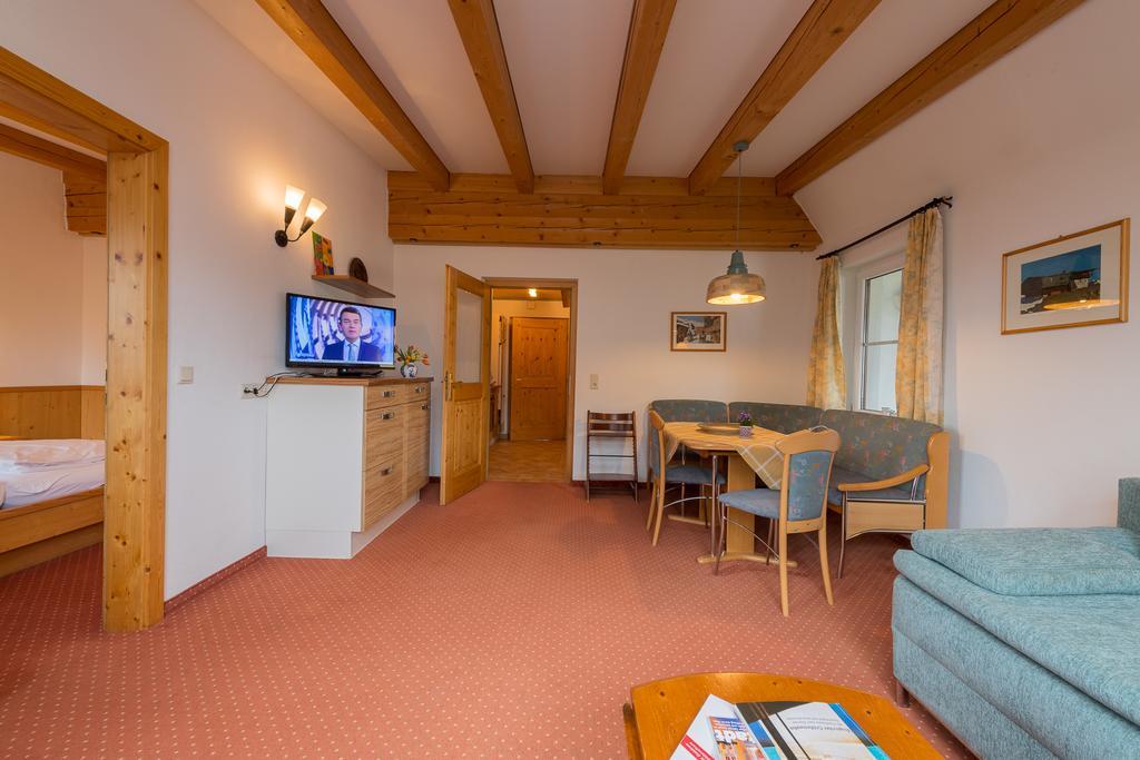 Landhaus Charlotte Am Geigenbuehel -Apartments Seefeld in Tirol Eksteriør bilde